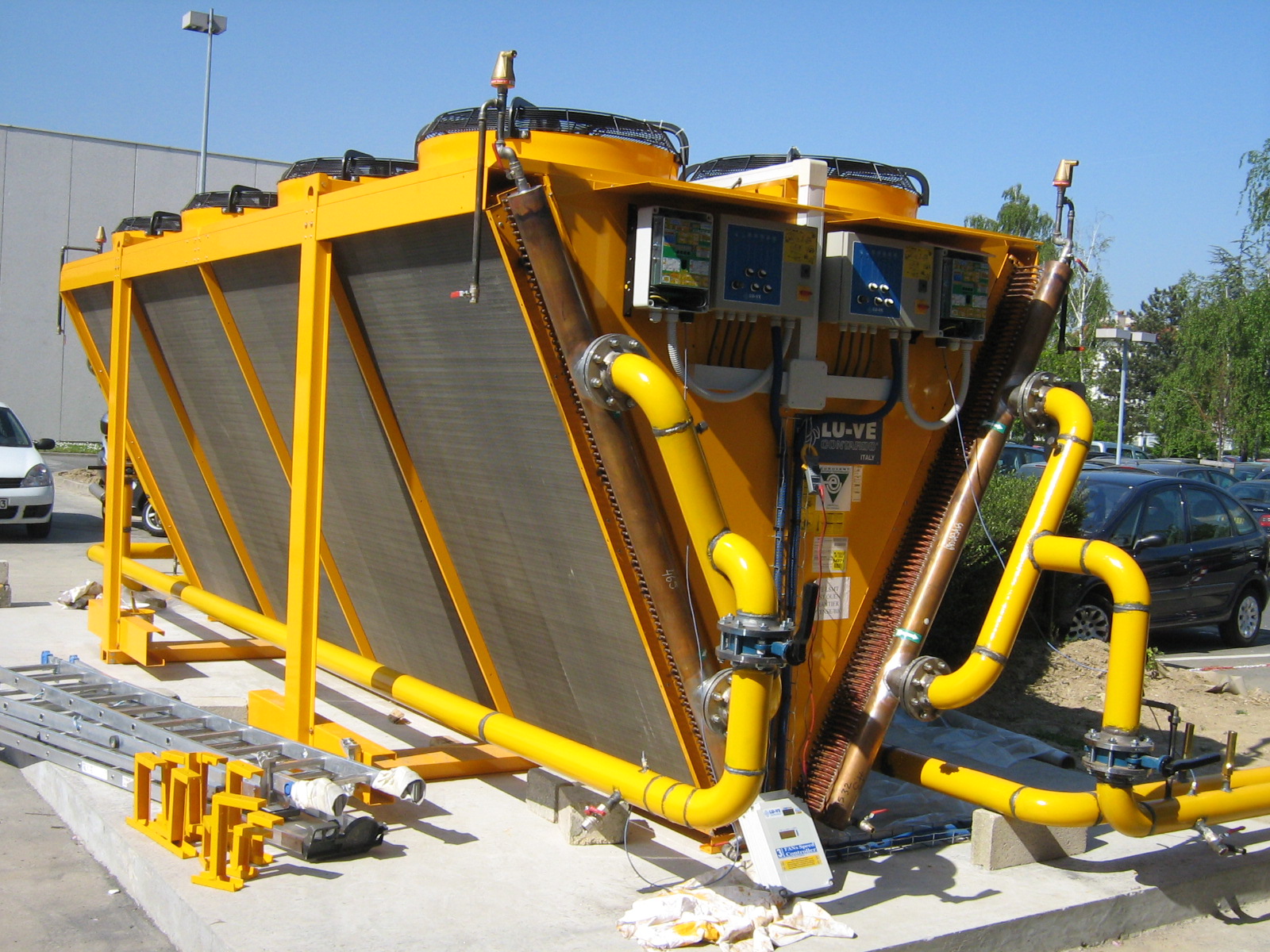BIC Headquarters - Paris - France.EHLD dry cooler special installation